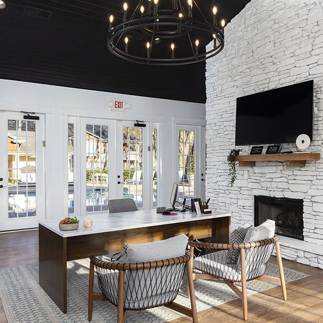 The Preserve at Dunwoody - Clubhouse With Leasing Desk